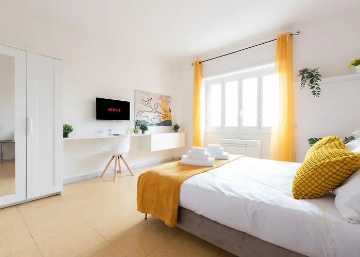 Domvs Clavdia - 7Min To Colosseum By Metro, Station Under Apt, , 6Pax, A-C